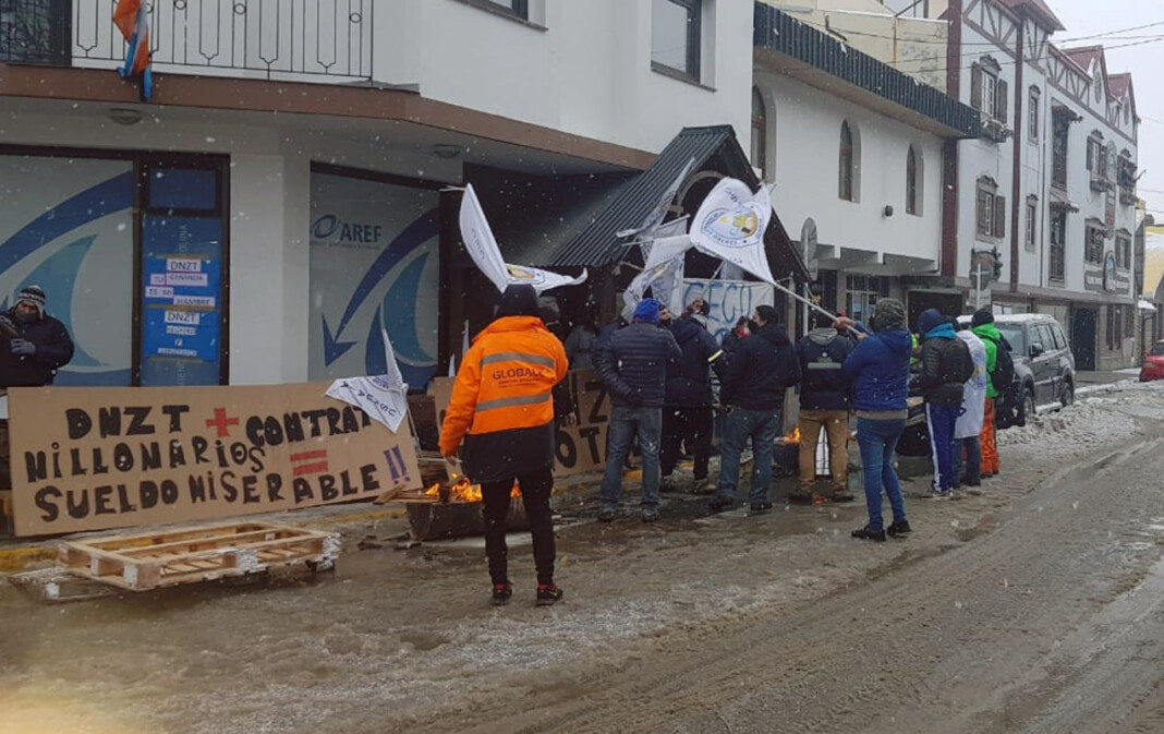 Gobierno apuntó al municipio de Ushuaia por el conflicto sindical entre el CECU y la empresa DNZT