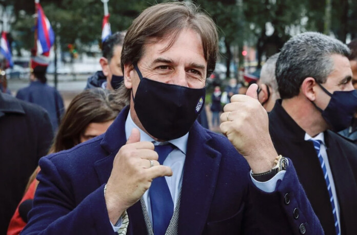 Seis meses de Lacalle Pou en Uruguay: el éxito ante el coronavirus, una imagen en alza y el desafío de la economía que viene