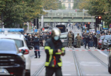 Francia declara la guerra al “islamismo radical” con un nuevo proyecto de ley Nuevo atentado islamista en Francia: tres muertos en un ataque con cuchillo en una iglesia de Niza