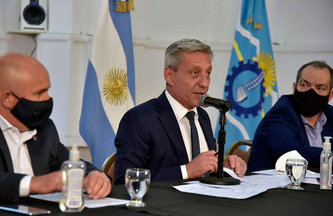 El gobernador de Chubut Mariano Arcioni -