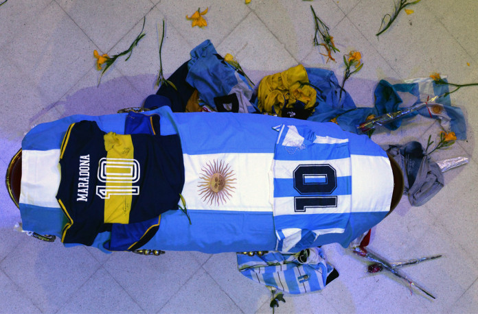 El velatorio de Maradona: abrieron las puertas de la Casa Rosada a las 6 y la despedida se extenderá hasta las 16