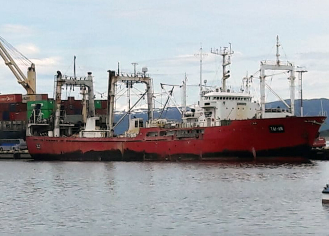 Alerta en el puerto de Ushuaia: Arribó pesquero con 50 tripulantes sospechosos de Coronavirus