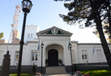 La recaudación provincial tuvo un repunte en octubre y cerrará un año por debajo de las proyecciones La Casa de Gobierno de la provincia de Santa Cruz - Foto: OPI Santa Cruz/Francisco Muñoz