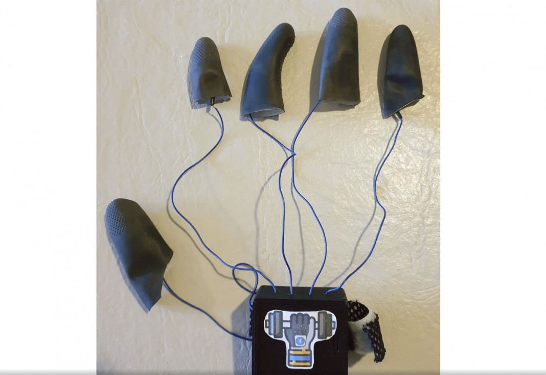 Motfi: el guante argentino que ayuda a recuperar la motricidad fina de las manos