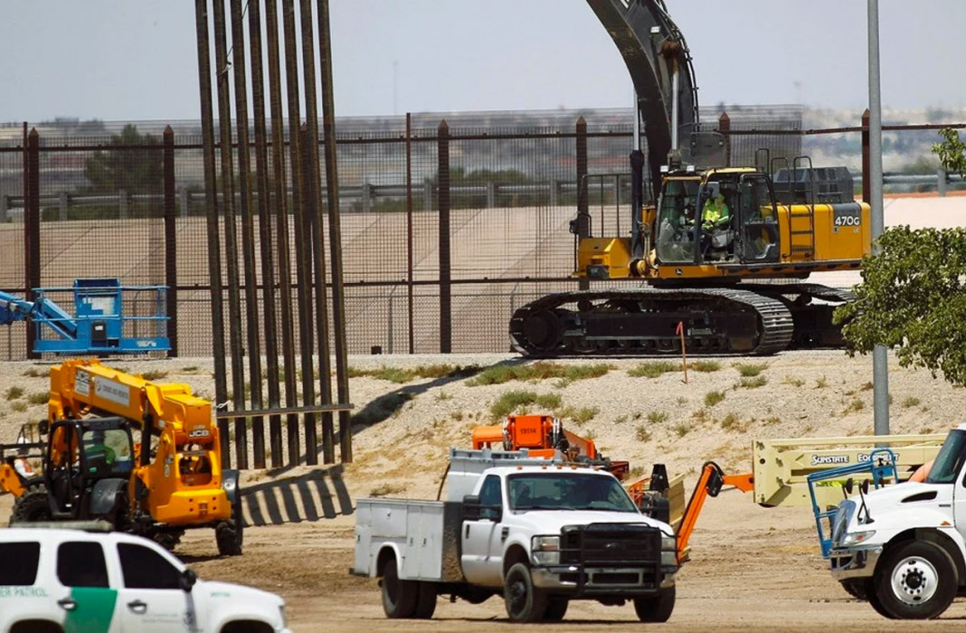 A toda máquina: Donald Trump acelera la construcción del muro con México, su obsesión antes de dejar la Casa Blanca