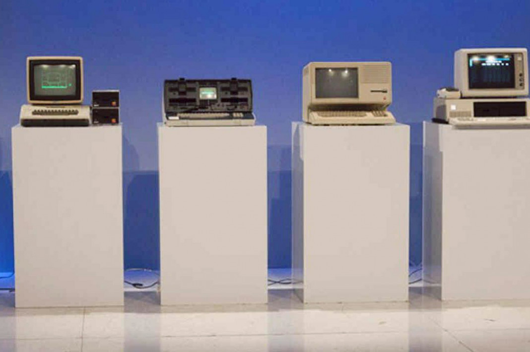 El Museo de Informática pone en venta su réplica de la supercomputadora Clementina para reabrir su sala de exposiciones