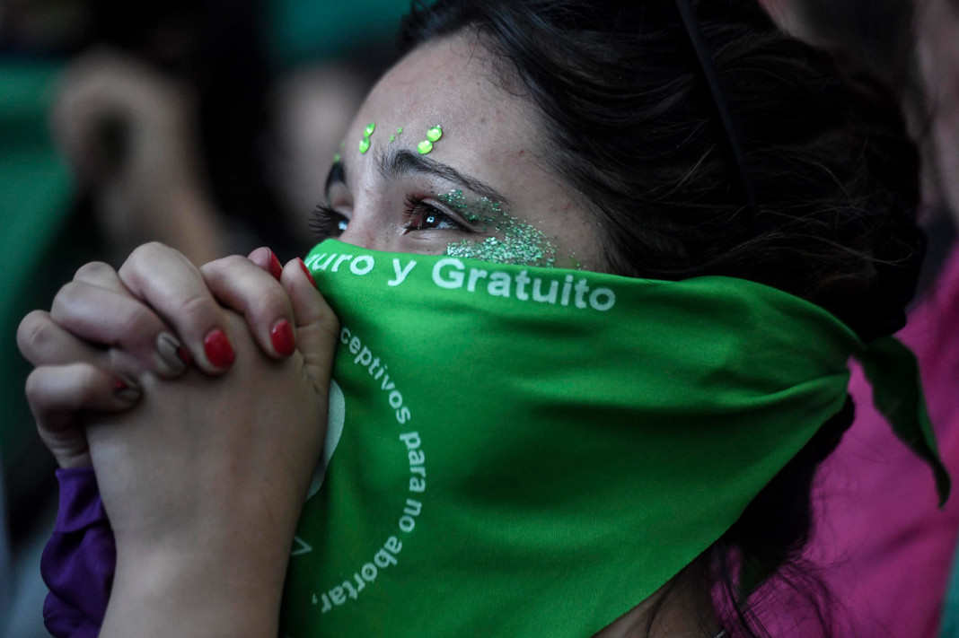 Aborto legal: en el Senado los verdes se aseguraron un buen arranque y la votación está muy peleada