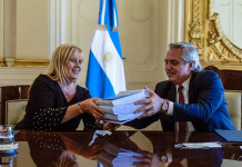 “Tribunal intermedio” ante la Corte: la propuesta de los juristas que más interesó a Alberto Fernández "Tribunal intermedio" ante la Corte: la propuesta de los juristas que más interesó a Alberto Fernández