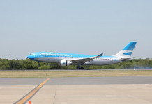 Por qué las vacunas rusas se traen en aviones de Aerolíneas Argentinas El vuelo de Aerolíneas Argentina con las primeras dosis de la vacuna rusa llegó al país