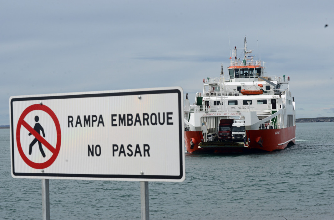 Cruzar el Estrecho desde y hacia Tierra del Fuego volvió a ser más caro para los argentinos