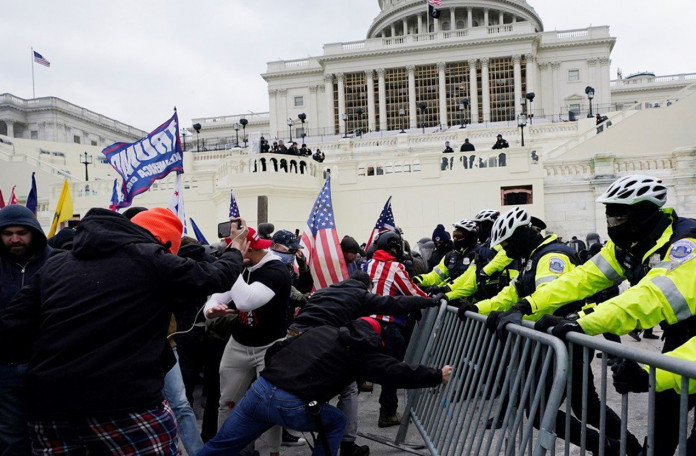 Tensión y duros choques en la marcha de seguidores de Donald Trump: ingresaron al Capitolio