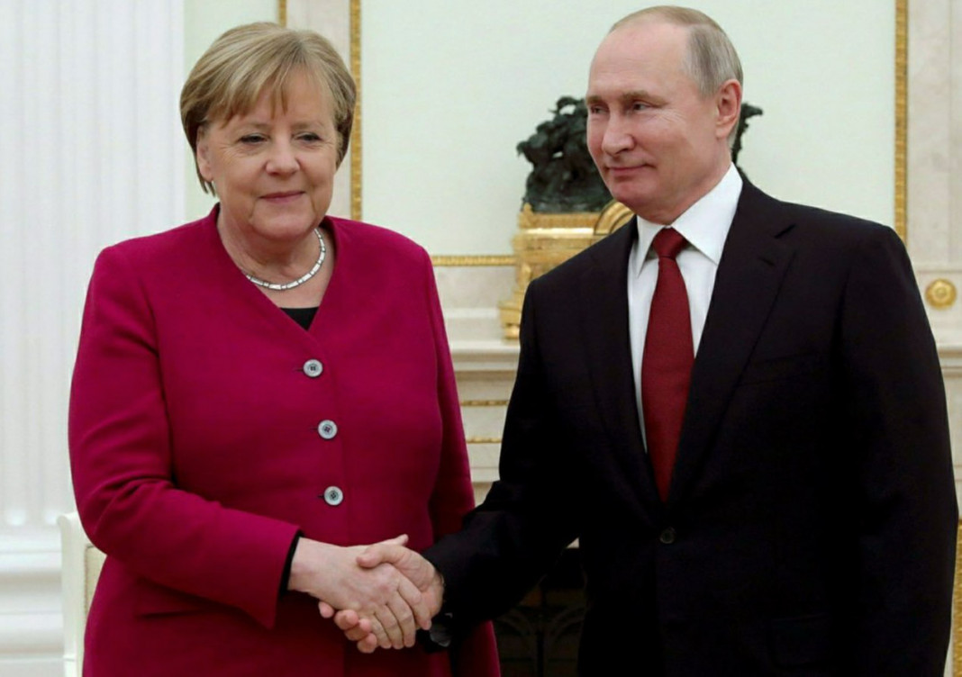 Angela Merkel y Vladimir Putin conversaron sobre posible una 