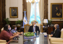 Los docentes piden que sus salarios aumenten por encima de la inflación proyectada Los docentes piden que sus salarios aumenten por encima de la inflación proyectada