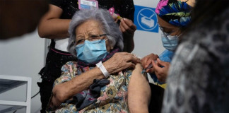 Coronavirus: con más de tres millones de dosis aplicadas, en Chile ya se pueden vacunar sin salir del auto