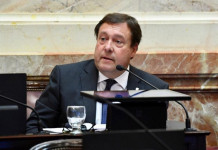 Alberto Weretilneck calificó a Martín Soria de “violento” e “improvisado” y advirtió que podría haber persecuciones El Senador Alberto Weretilneck