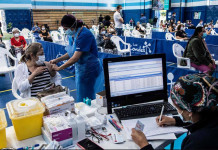 Marcha atrás en Chile: nuevas restricciones en Santiago por una suba de casos de coronavirus Alarma en Chile: más del 70% de la población quedará confinada pese a la rápida vacunación