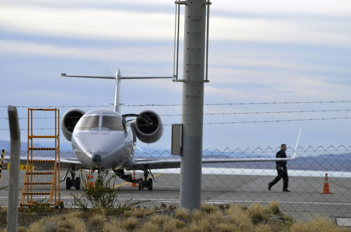 El Tango 10 en el aeropuerto de El Calafate - Foto: OPI Santa Cruz/Jorge Yanicelli