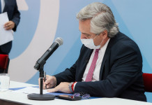 Alberto Fernández anunció un refuerzo de 15.000 pesos para titulares de asignaciones