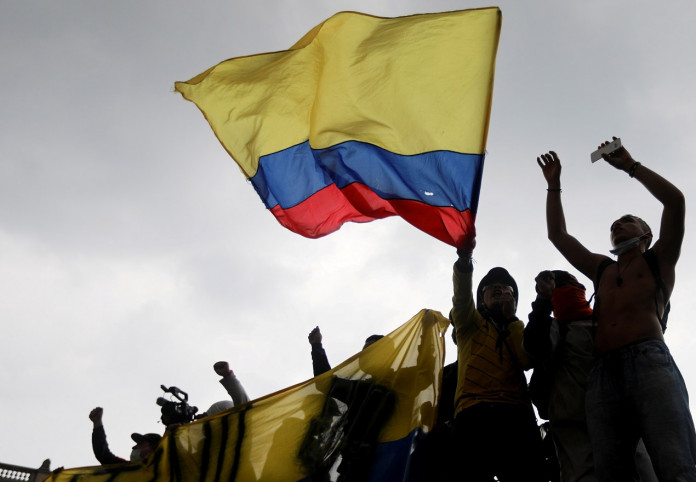 Colombia: no cede la tensión y Duque sacó a los militares a la calle
