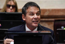 La UCR tiene el corazón partido, Belloni pasa un mensaje a los propios, el FPV amenaza con Máximo y Claudio Vidal juega al patito feo El Senador Eduardo Costa