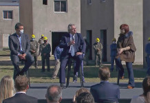 Pasó un mes y no se sabe para quiénes serán las viviendas que inauguró Alberto Fernández en Ensenada El acto en Ensenada