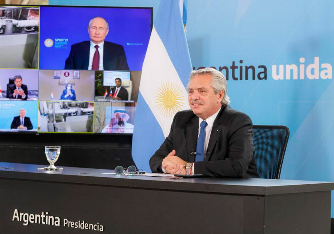 Alberto Fernández en dialogo con Vladimir Putin