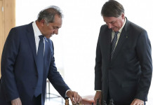 Daniel Scioli dijo que detrás de la respuesta de Jair Bolsonaro a Alberto Fernández “hay un tema de campaña” Daniel Scioli junto a Jair Bolsonaro -
