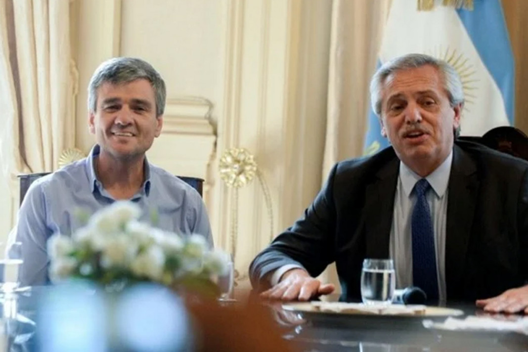 Juan Zabaleta junto a Alberto Fernández