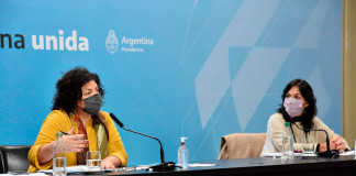 La secretaria de Legal y Técnica, Vilma Ibarra, junto a la ministra de Salud, Carla Vizzotti