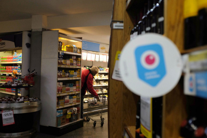 Por falta de resultados, el Gobierno le pone fin al congelamiento de precios