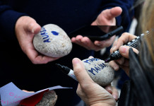 Con un reclamo judicial, piden que el Gobierno devuelva las piedras de la primera marcha por las víctimas del Covid-19 Marcha de la piedras en casa rosada