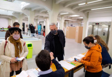 Luego de los reproches internos, los gobernadores peronistas enviaron gestos de apoyo a Alberto Fernández Alberto Fernández vota en las PASO