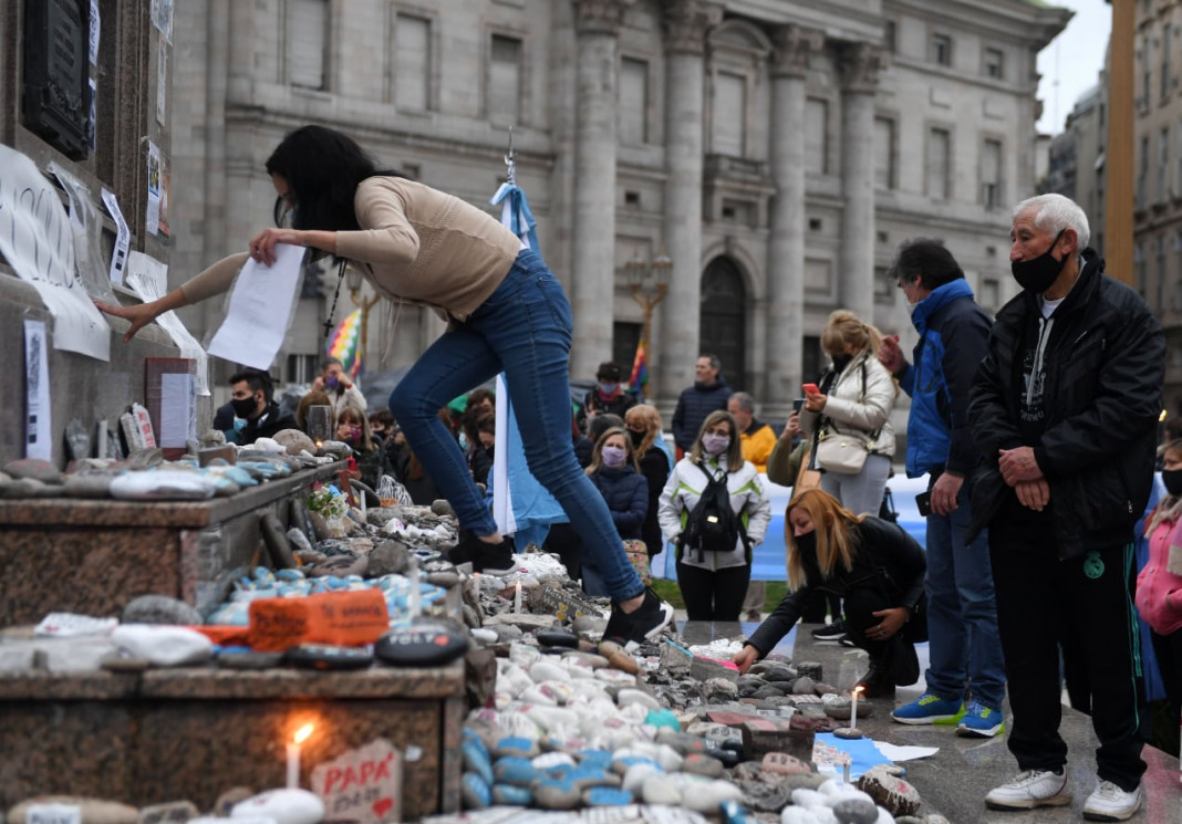 Vigilia en Plaza de Mayo - Foto: Telam