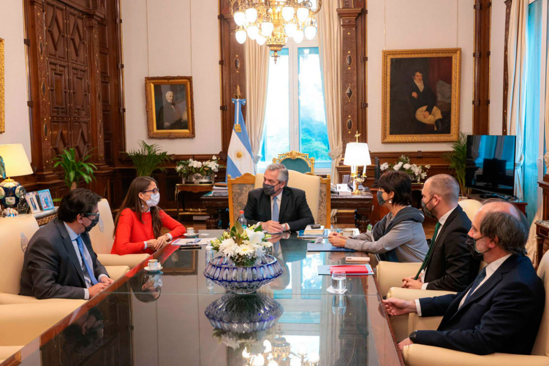El presidente Alberto Fernández en reunión con parte del gabinete económico