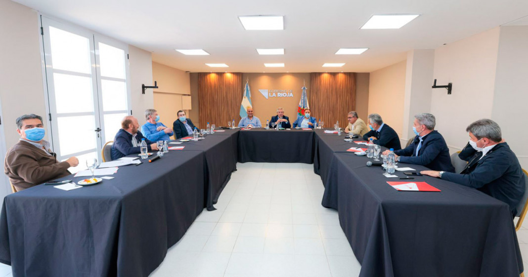 Alberto Fernández reunido con gobernadores en La Rioja -