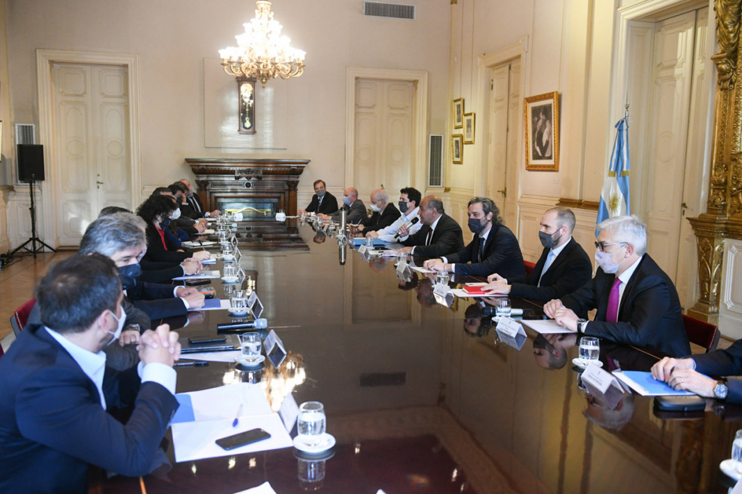 Juan Manzur encabeza la primera reunión de Gabinete