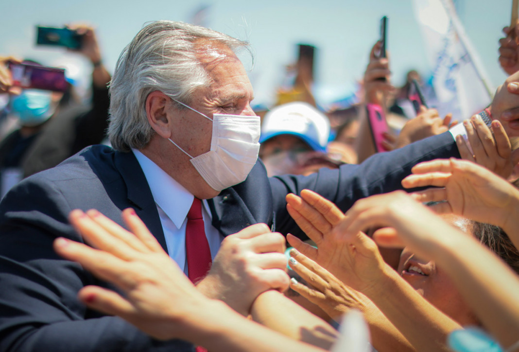 El presidente Alberto Fernández en campaña - Foto: NA