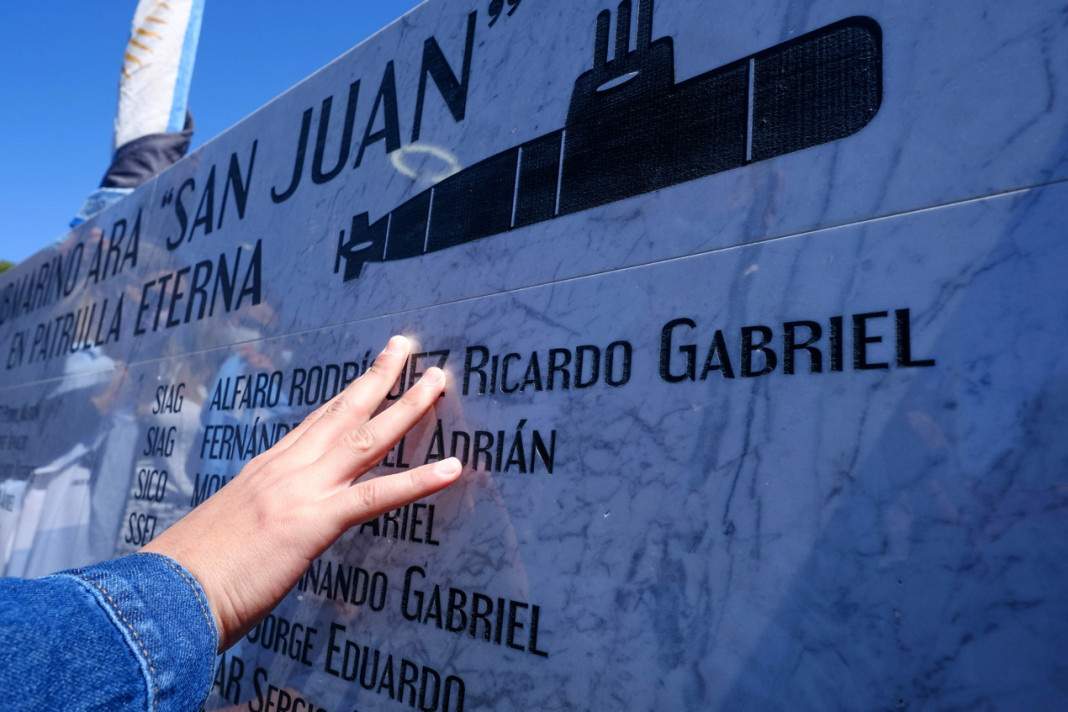 Un memorial para recordar y homenajear a los 44 tripulantes del ARA San Juan fue inaugurado con un acto frente a la Base Naval de Mar del Plata - Foto: Telam