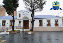 ABOGADA DE LA POLICÍA PROVINCIAL, ENJUICIÓ A UN MEDIO LOCAL POR “DAÑOS Y PERJUICIOS MORALES”, INCURRIENDO EN CENSURA PREVIA Y AMENAZA A LA LIBERTAD DE EXPRESIÓN Jefatura de Policía de Santa Cruz