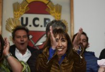 Con Claudio Vidal (SER) no habrá acuerdo político si toda la mesa de la coalición no lo decide por unanimidad Roxana Reyes de Juntos por el Cambio - Foto: OPI Santa Cruz/Francisco Muñoz