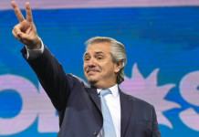 Fernández: "No hay nada más lindo que poder escuchar al pueblo el día que vota" - Foto: Telam