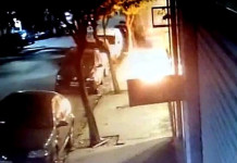 Ataque a Clarín con bombas molotov: un detalle físico de uno de los sospechosos, la pista más firme para dar con la banda El ataque a Clarín con bombas molotov - Foto: Clarín