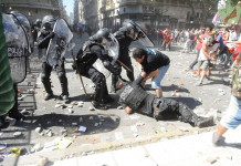 Condenaron a prisión efectiva a dos militantes de izquierda por el ataque a policías en la reforma previsional de 2017 Congreso, reforma previsional, Mauricio Macri, congreso de la nación