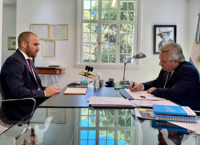 El Presidente Alberto Fernández junto al Ministro Martín Guzmán -