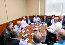 “Compañero, fuerza y lo vamos a seguir apoyando”, el respaldo de la CGT a Guzmán por la negociación con el FMI El ministro de Economía, Martín Guzmán reunido en la CGT - Foto: Telam
