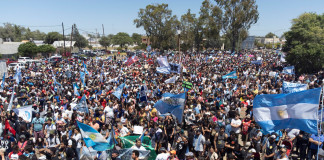 Movilización en Rawson - Foto: Telam