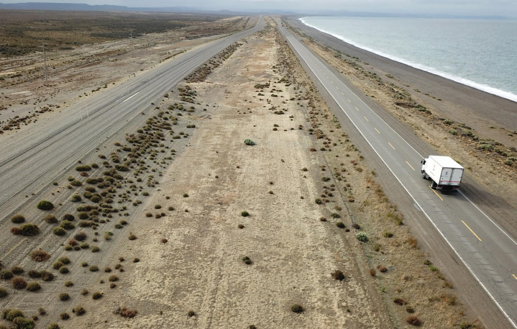 La ruta nacional Nº 3 entre Caleta Olivia y Comodoro Rivadavia - Foto: OPI Santa Cruz/Francisco Muñoz