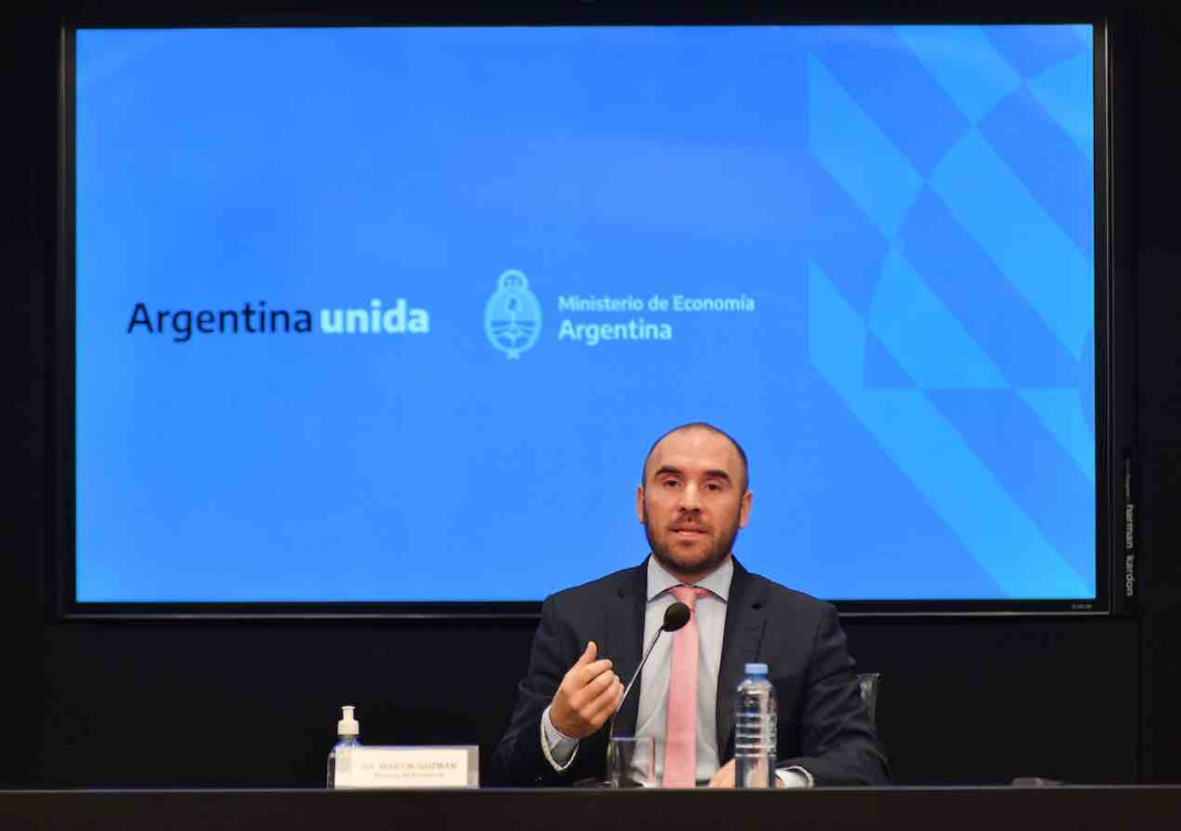 El jefe de gabinete, Juan Manzur, y el ministro de economía, Martin Guzmán, dan detalles del acuerdo alcanzado con el FMI - Foto: NA