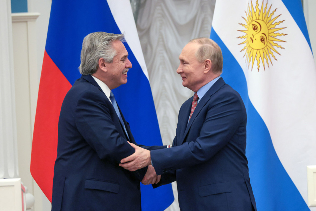 Alberto Fernández junto a Vladimir Putin - Foto: NA