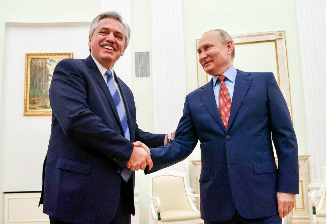 Alberto Fernández junto a Vladimir Putin - Foto: NA